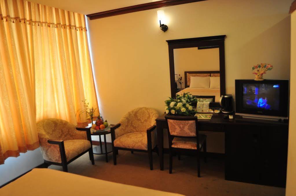 Dong Kinh A Hotel Cidade de Ho Chi Minh Exterior foto